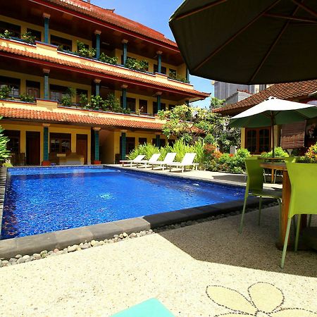 Dua Dara Inn Kuta 勒吉安 外观 照片