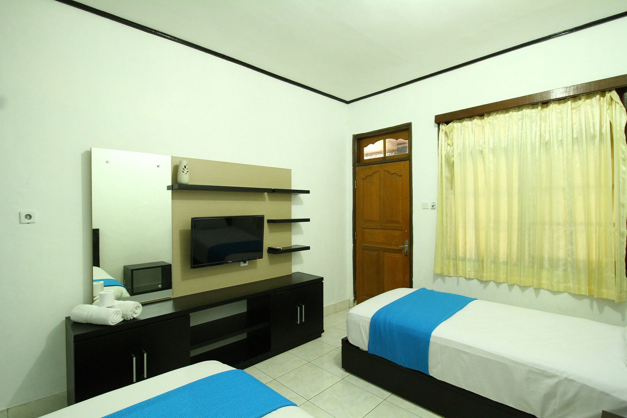 Dua Dara Inn Kuta 勒吉安 外观 照片
