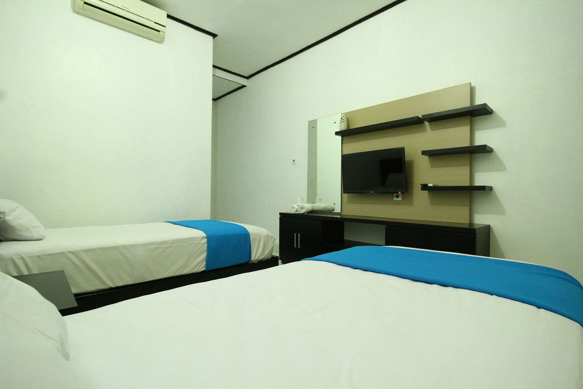 Dua Dara Inn Kuta 勒吉安 外观 照片
