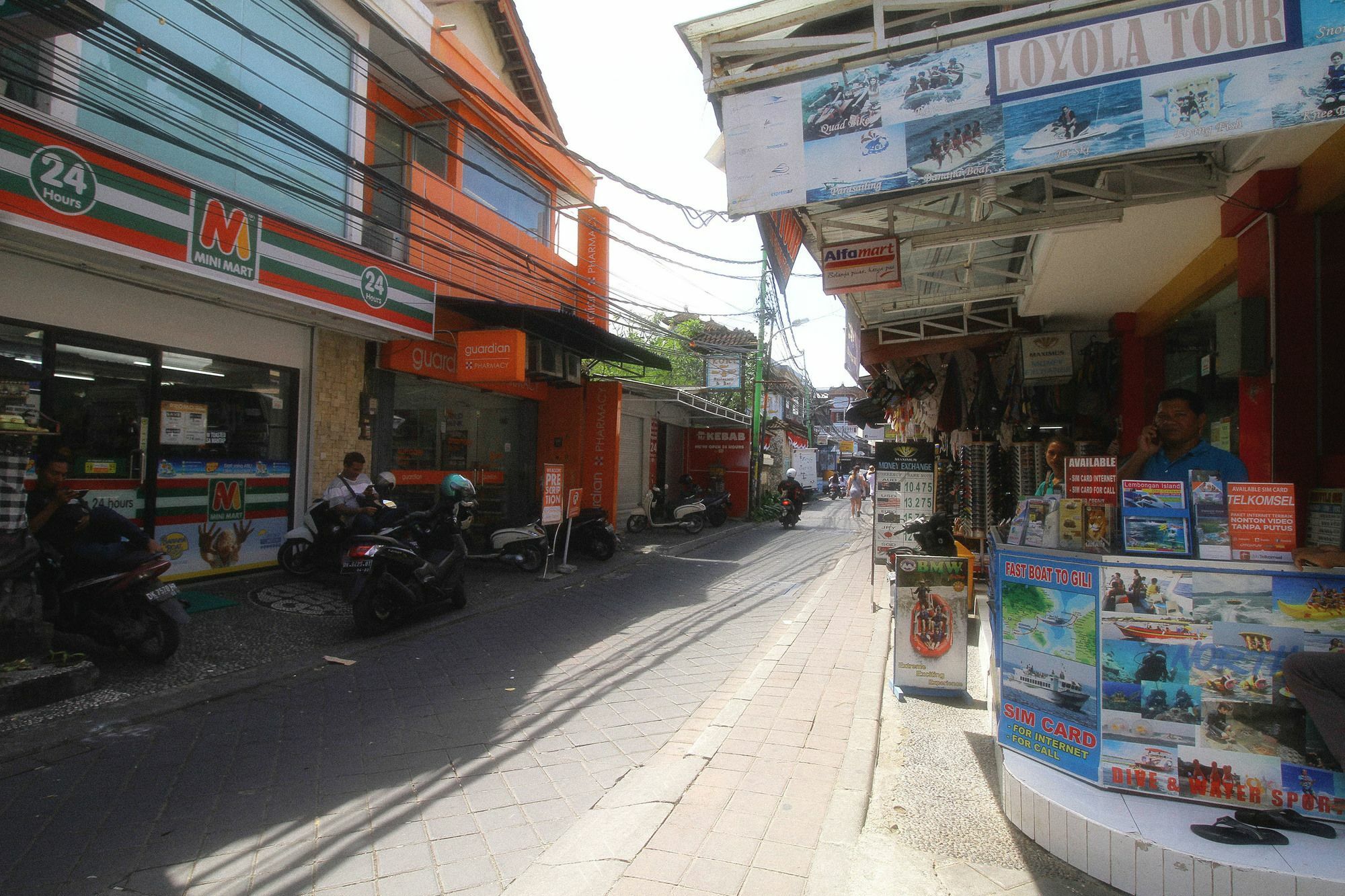 Dua Dara Inn Kuta 勒吉安 外观 照片