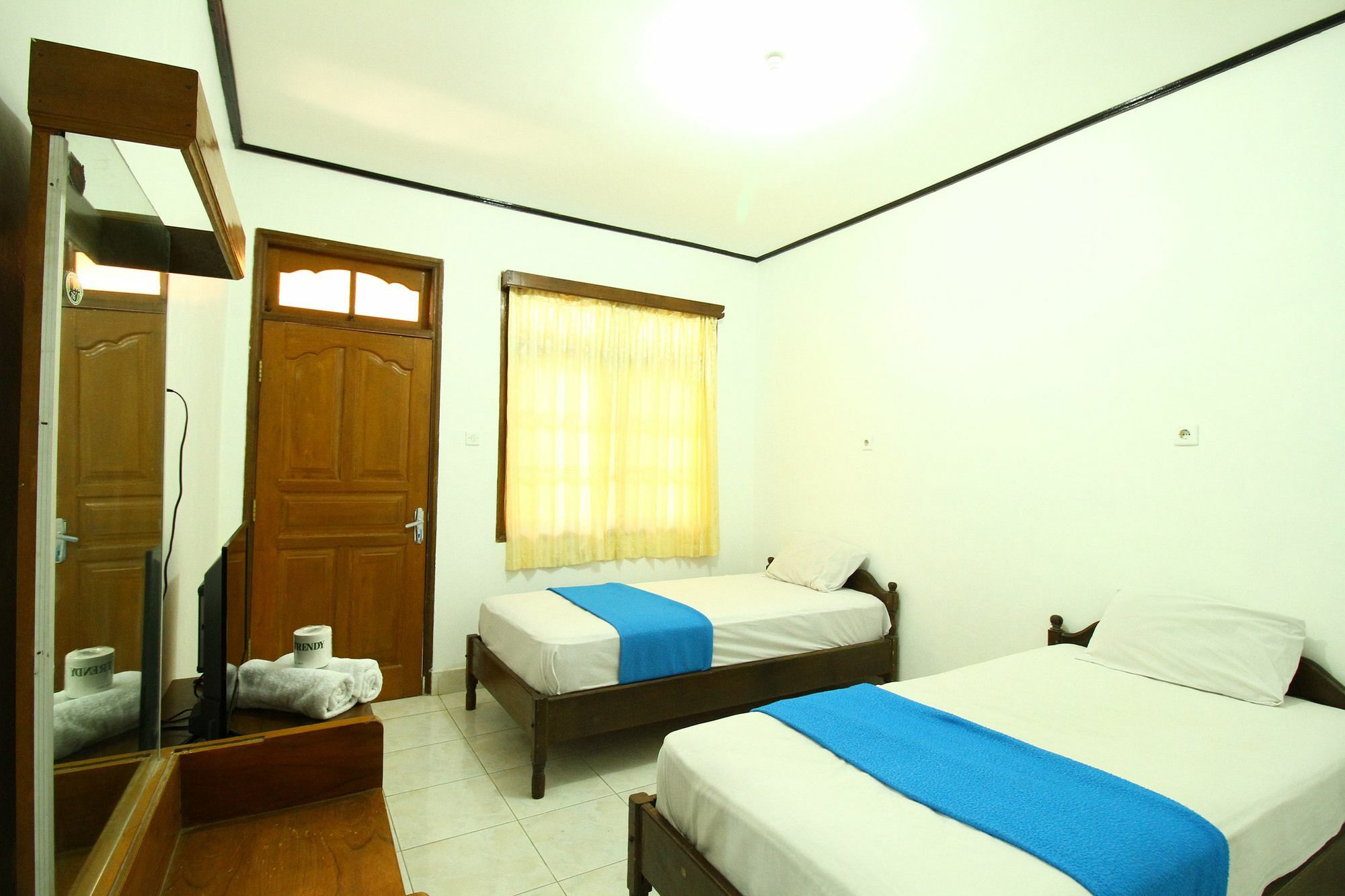 Dua Dara Inn Kuta 勒吉安 外观 照片