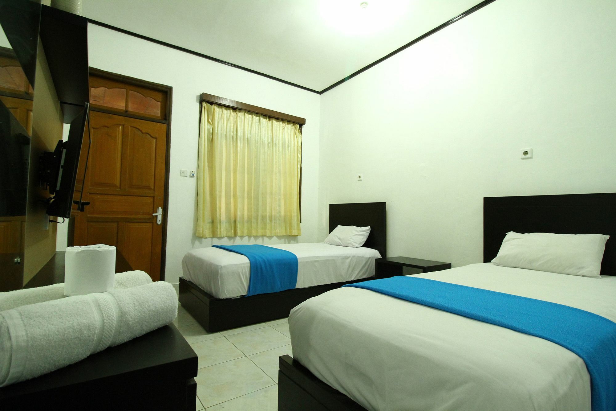 Dua Dara Inn Kuta 勒吉安 外观 照片