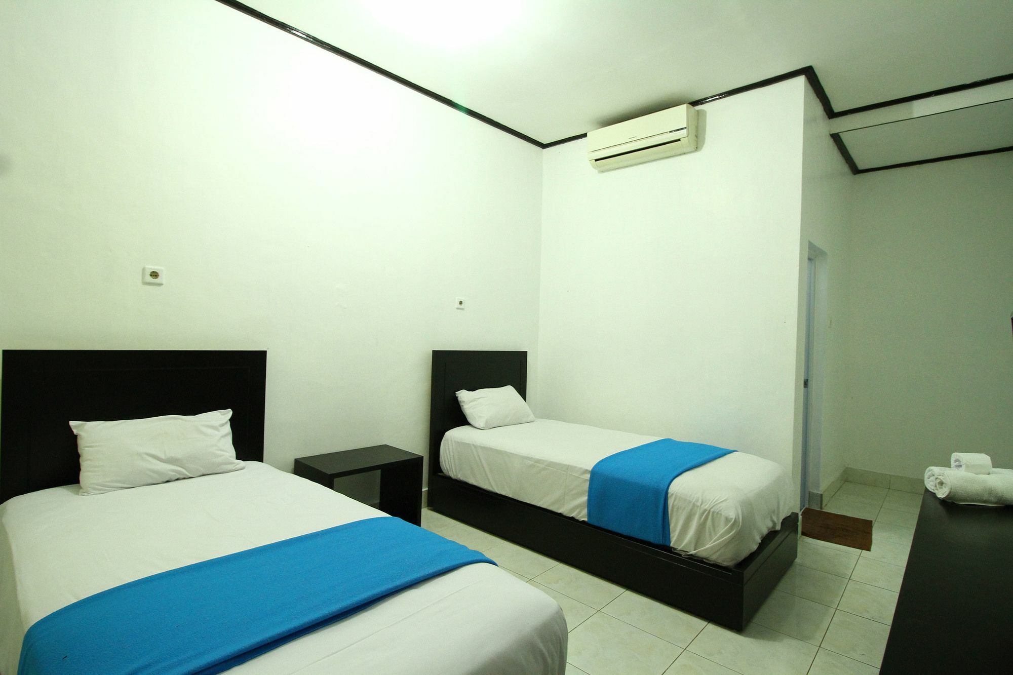 Dua Dara Inn Kuta 勒吉安 外观 照片