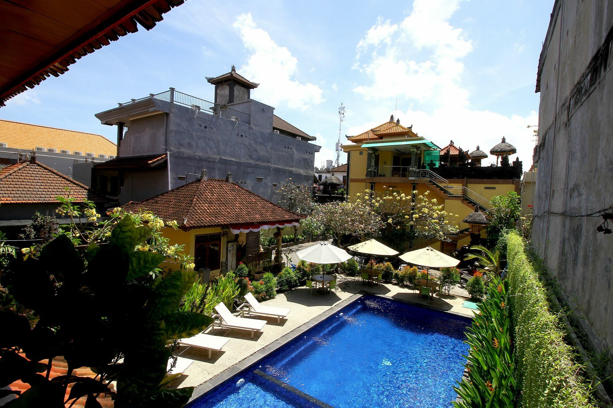 Dua Dara Inn Kuta 勒吉安 外观 照片