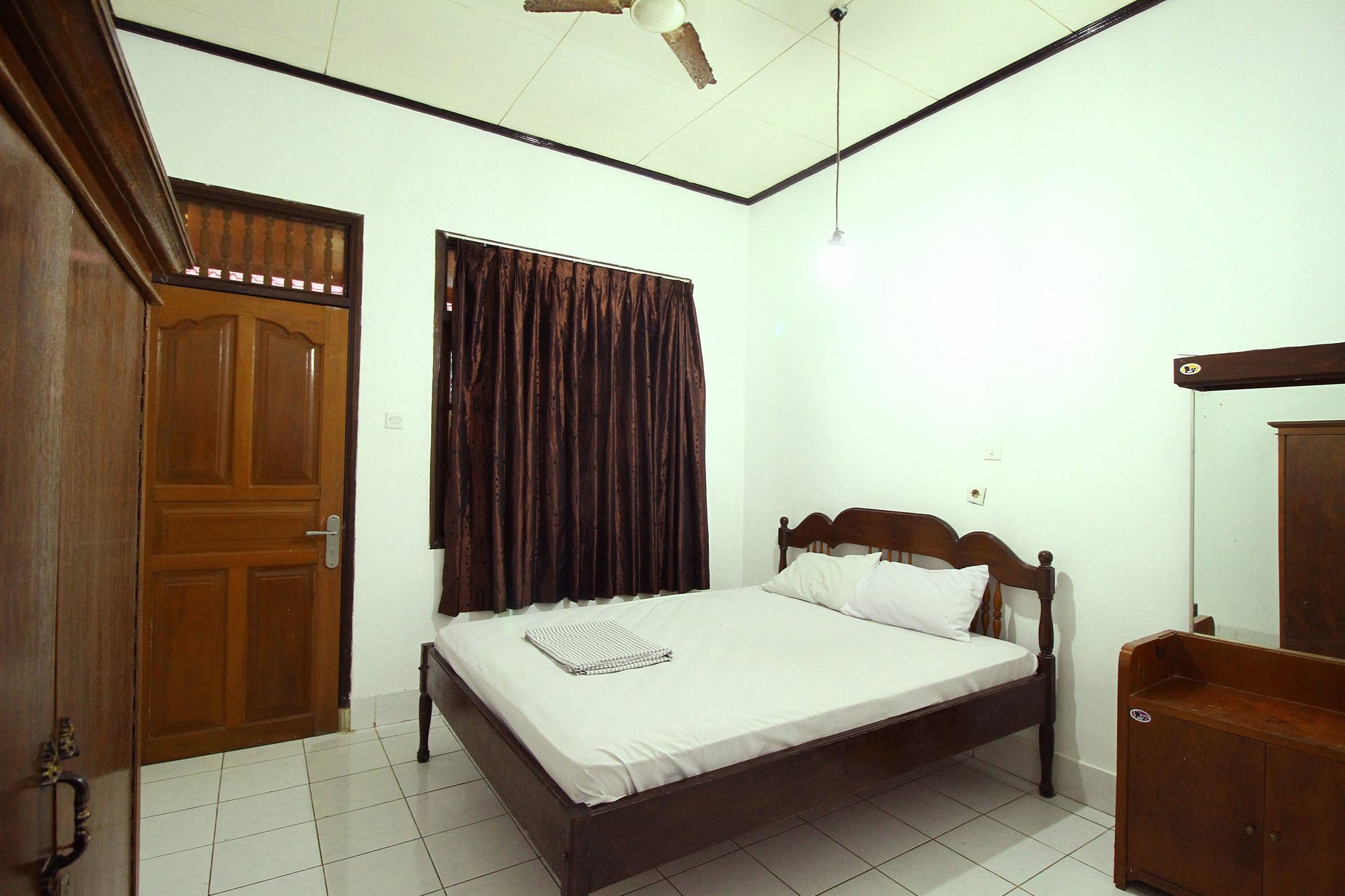 Dua Dara Inn Kuta 勒吉安 外观 照片