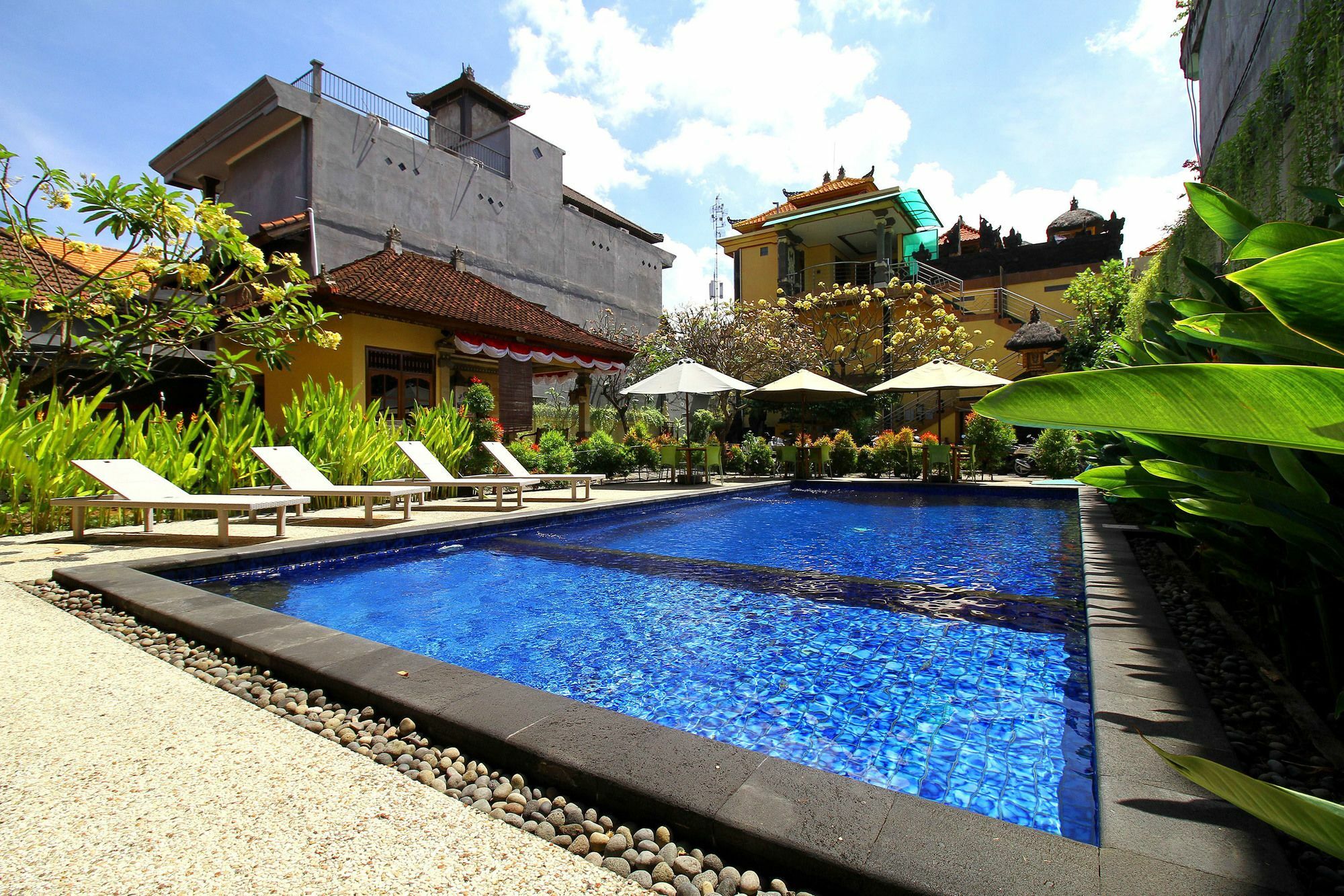Dua Dara Inn Kuta 勒吉安 外观 照片