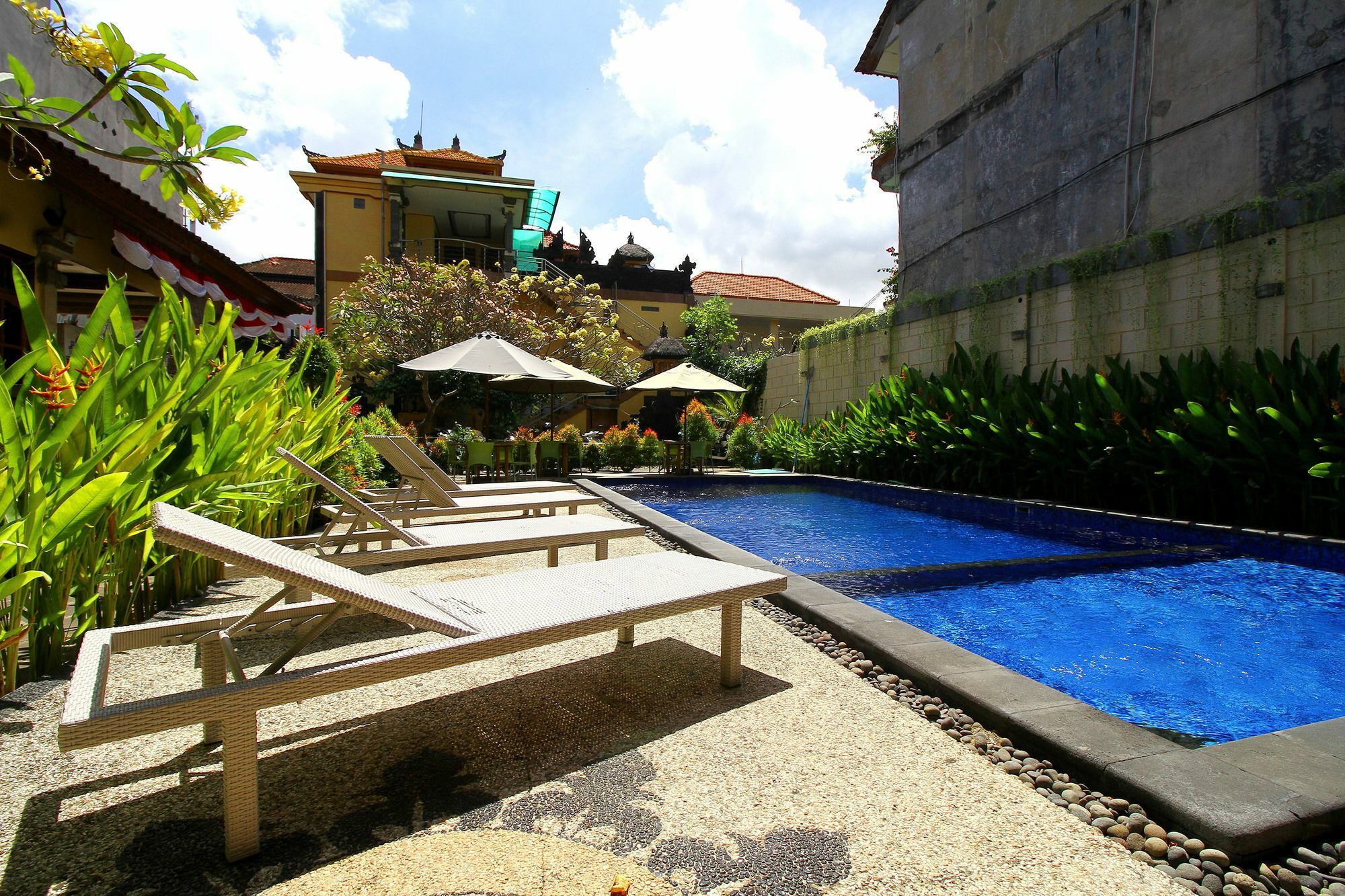 Dua Dara Inn Kuta 勒吉安 外观 照片